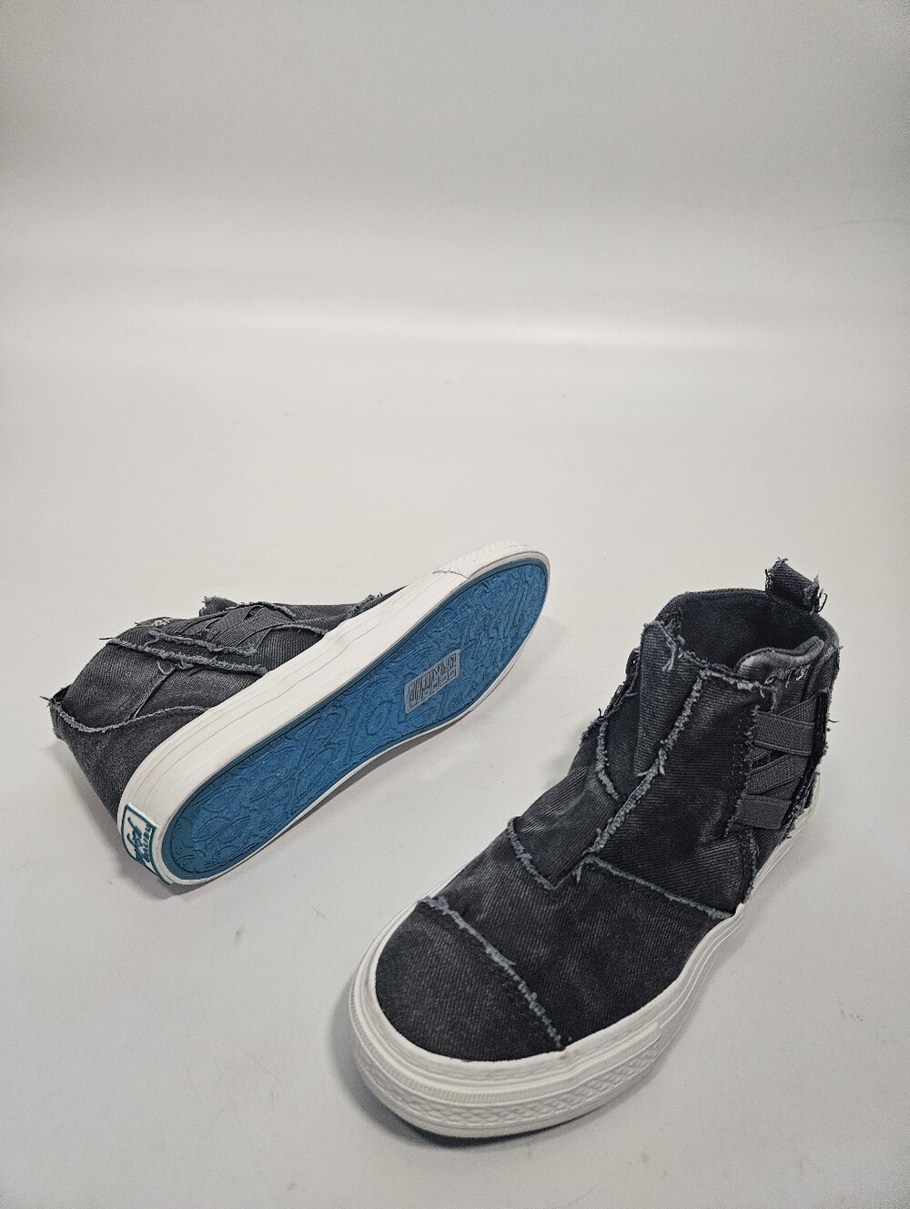 Blowfish Malibu Women's Kudos high-top sneakers in grey distressed canvas Size 8